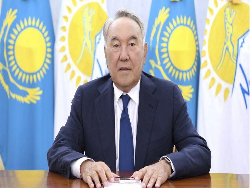 Нурсултану Назарбаеву присвоили новый статус