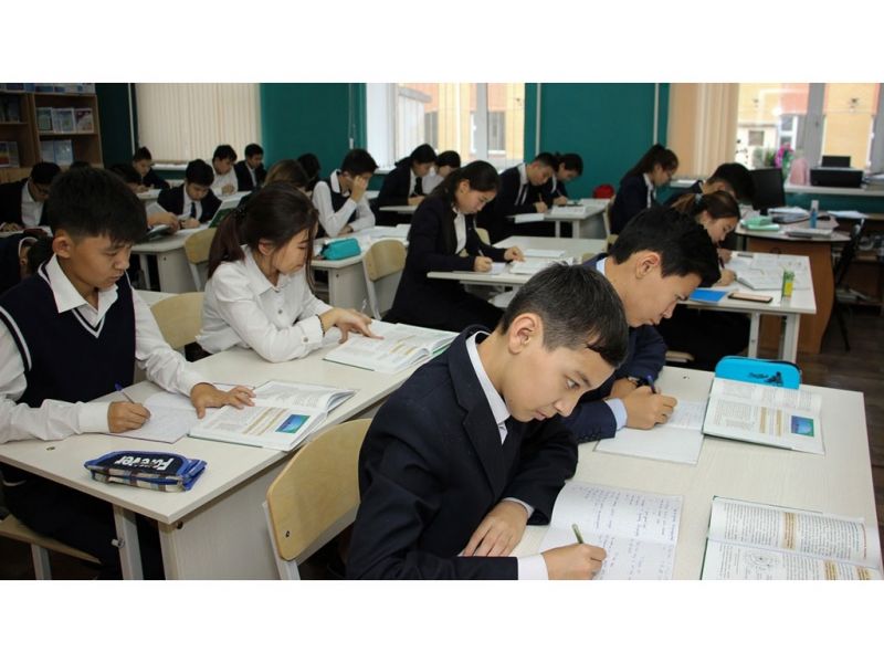 320 школьников заболели коронавирусом с начала учебного года в Алматинской области