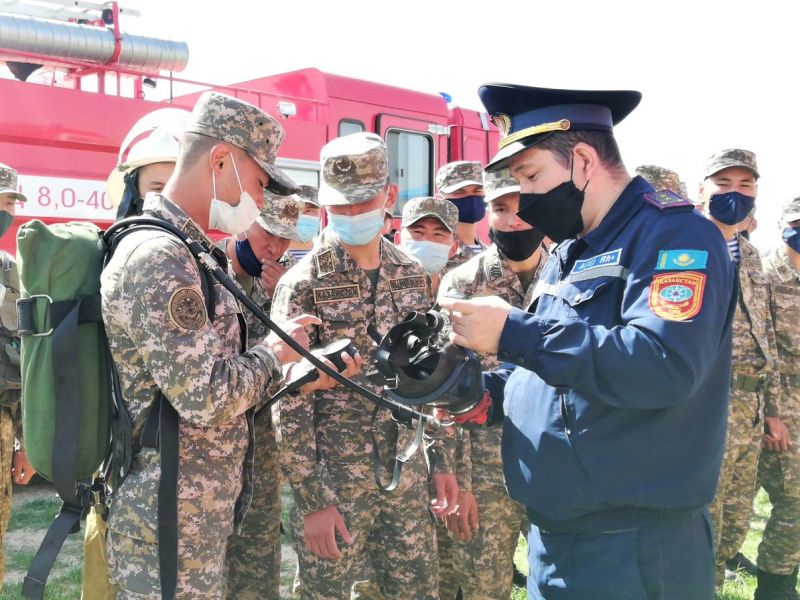 Совместные учения пожарных и военных прошли в Талдыкоргане