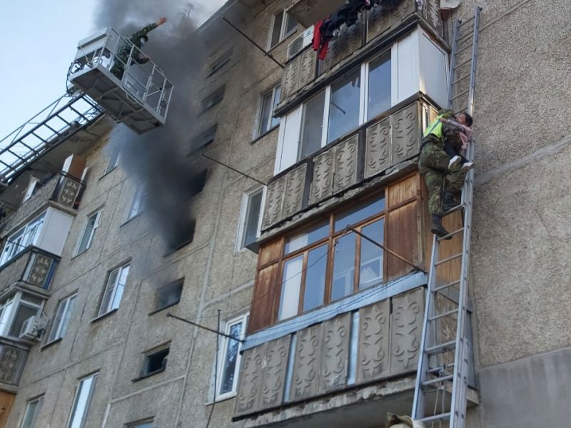 В Талдыкоргане произошел пожар в микрорайоне 