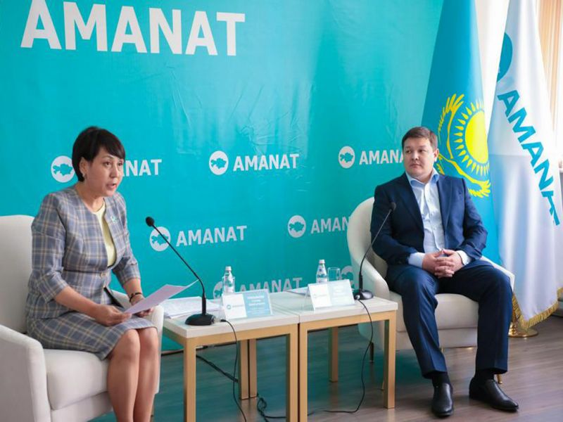 Партия AMANAT в поддержку референдума проводит встречи с общественностью