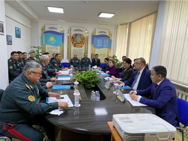 В Нур-Султане состоялось межведомственное совещание с участием министров обороны и здравоохранения