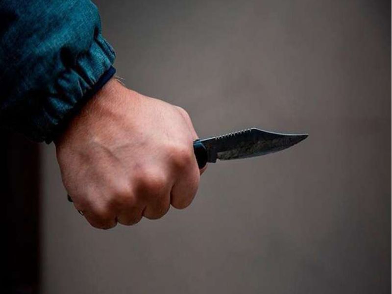 Мужчину изрезали ножом на автовокзале в Саркане