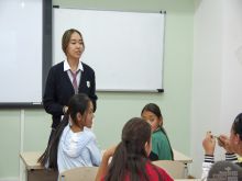 Волонтеры НИШ преподают английский язык