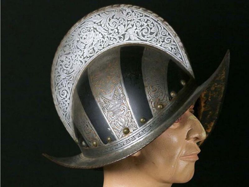 Как испанцы ввели моду на шлемы