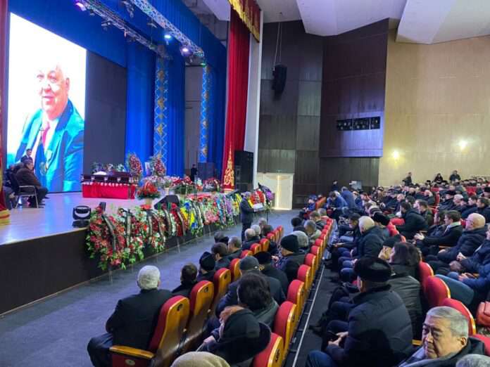 В Шымкенте простились с первым премьер-министром Казахстана Сергеем Терещенко