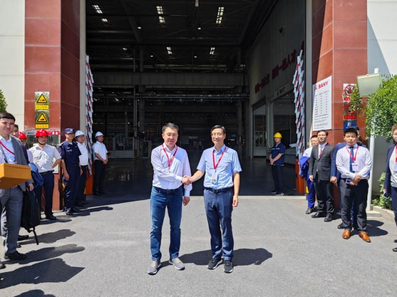 Глава МИИР РК посетил заводы Китая