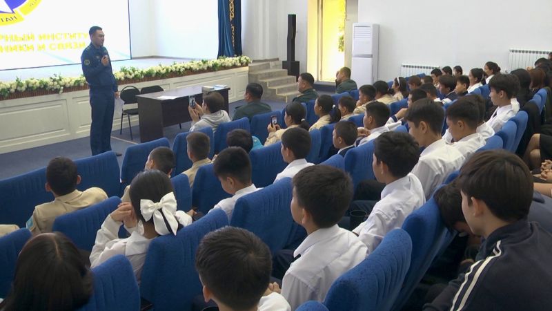 Информационно-разъяснительная группа Министерства обороны посетила город Конаев