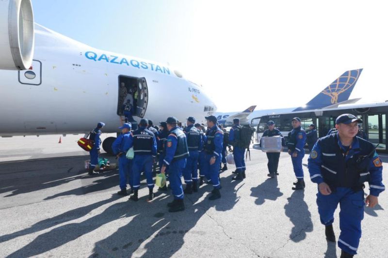 Отряд казахстанских спасателей вылетел в Афганистан