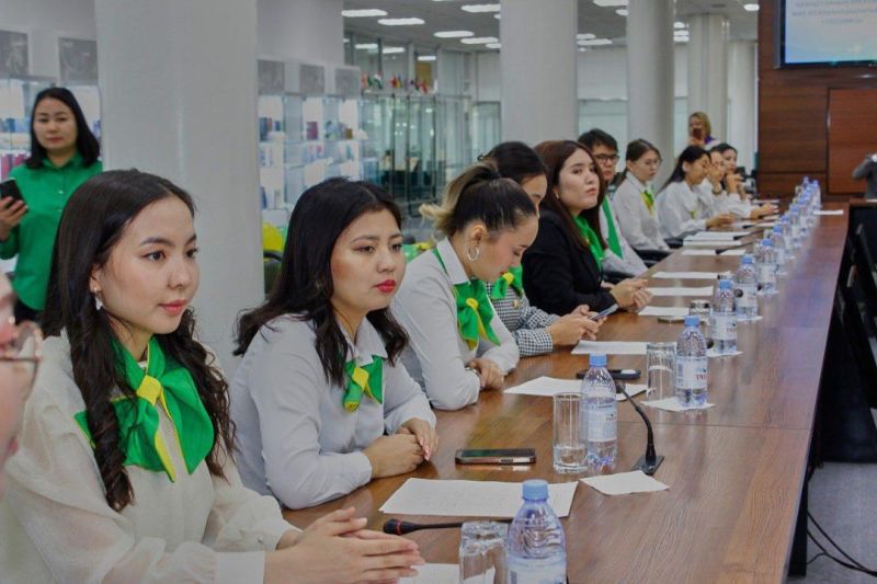 Состоялась первая сессия креативных молодых библиотекарей Казахстана