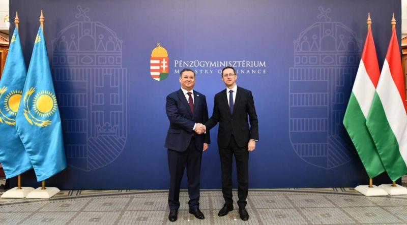 Министр иностранных дел Казахстана прибыл с официальным визитом в Венгрию