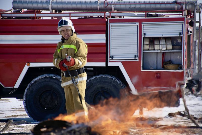 Пожарная команда войсковой части 10228 отработала учебный пожарный сигнал тревоги