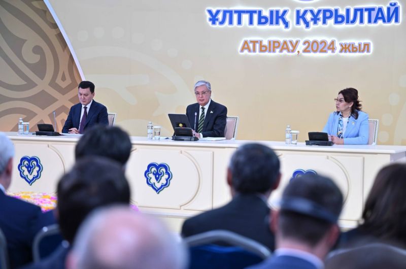 Объявить открытый конкурс на лучший эскиз нового Государственного герба Казахстана предлагает Глава государства