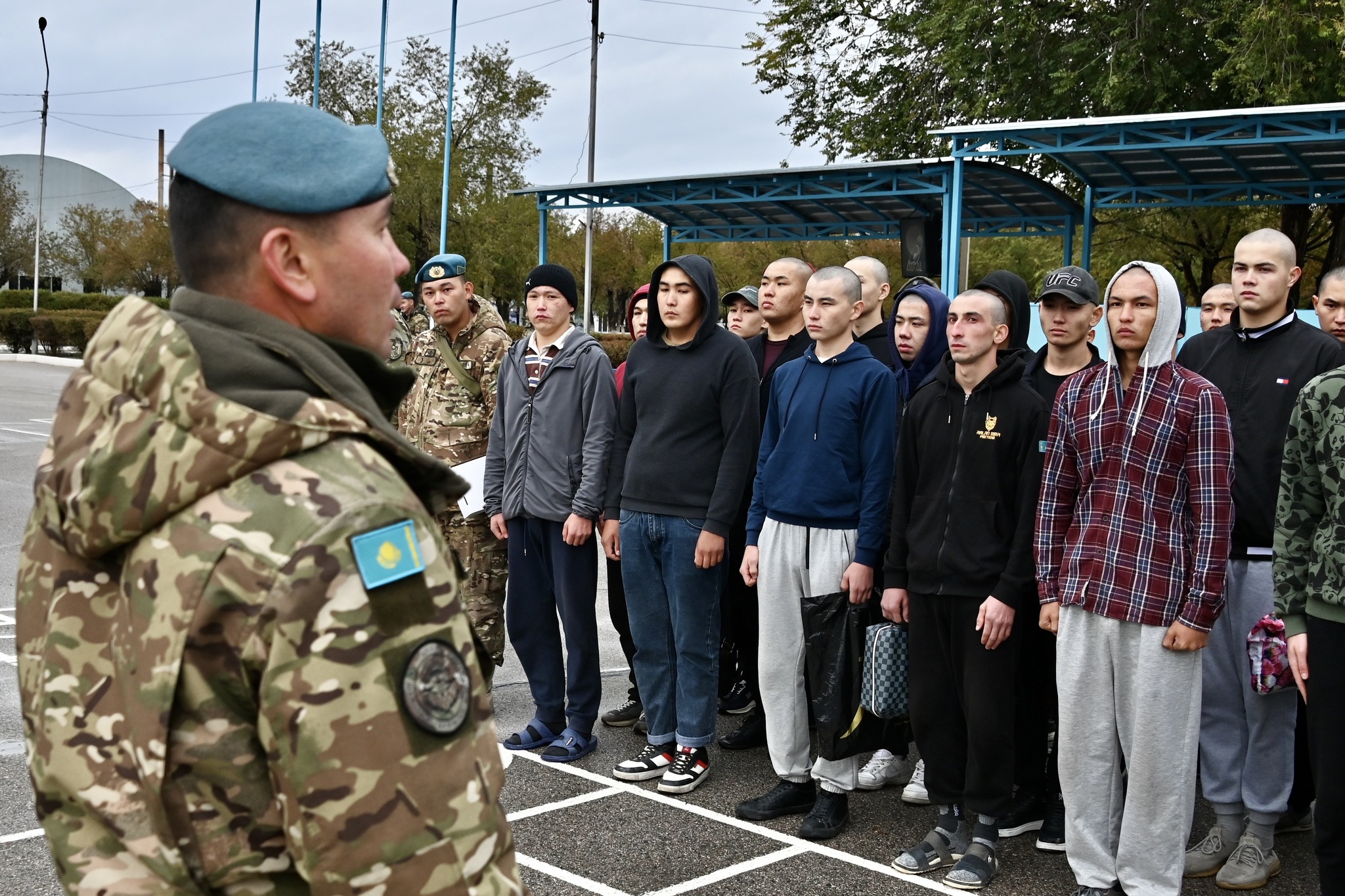 В десантно-штурмовую бригаду Конаевского гарнизона прибыли первые новобранцы осеннего призыва из Алматинской области