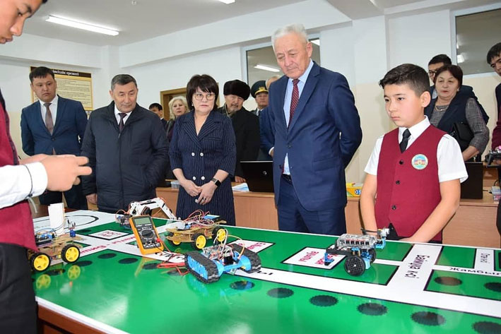 В школе села Аксенгир открылся кабинет робототехники