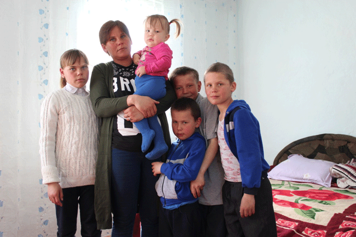 В Алматинской области предприниматели подарили жилье многодетным семьям
