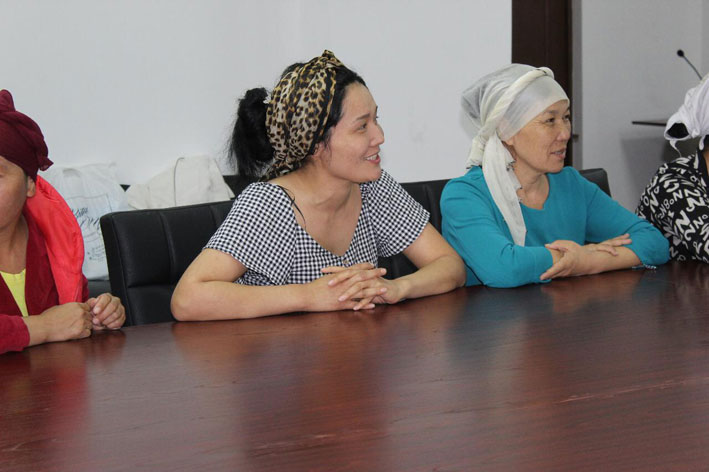 Многодетные матери поблагодарили акима Енбекшиказахского района.