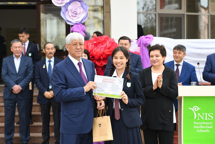 Свыше 14 тысяч выпускников закончили школу в Алматинской области