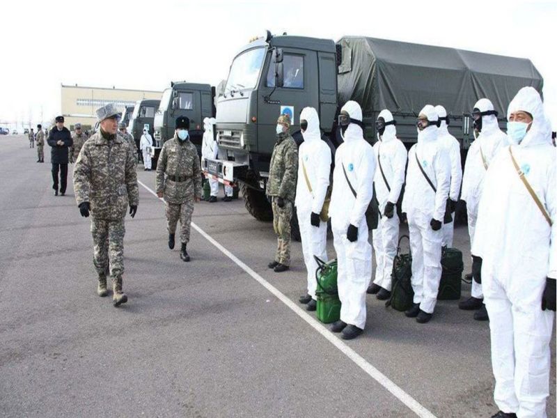 Военные приступили к работе на блокпостах вокруг Нур-Султана и Алматы