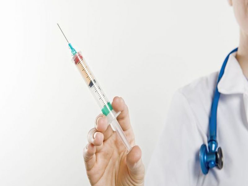Переболевшим COVID-19 следует отложить прививку от гриппа