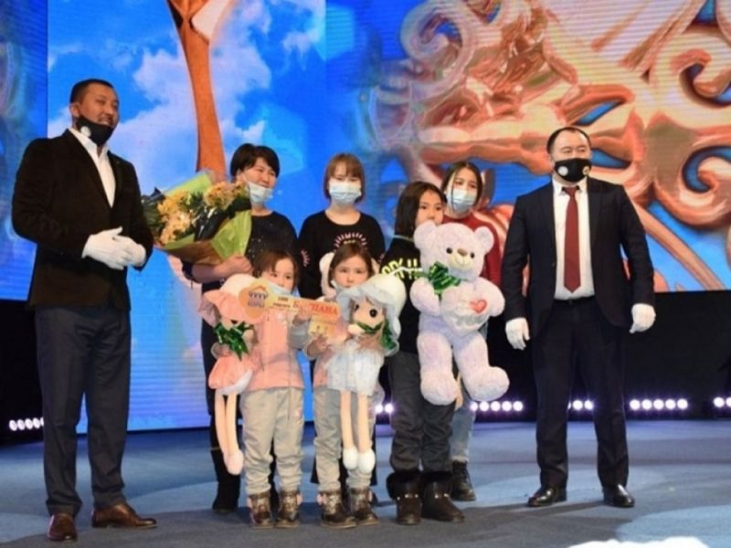 Наградили лучших волонтеров Алматинской области
