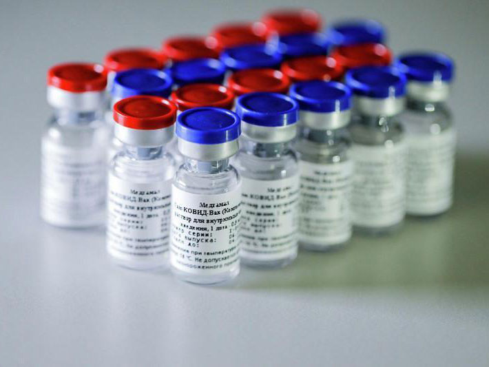 С 26 апреля казахстанцев начнут прививать вакциной QazVac