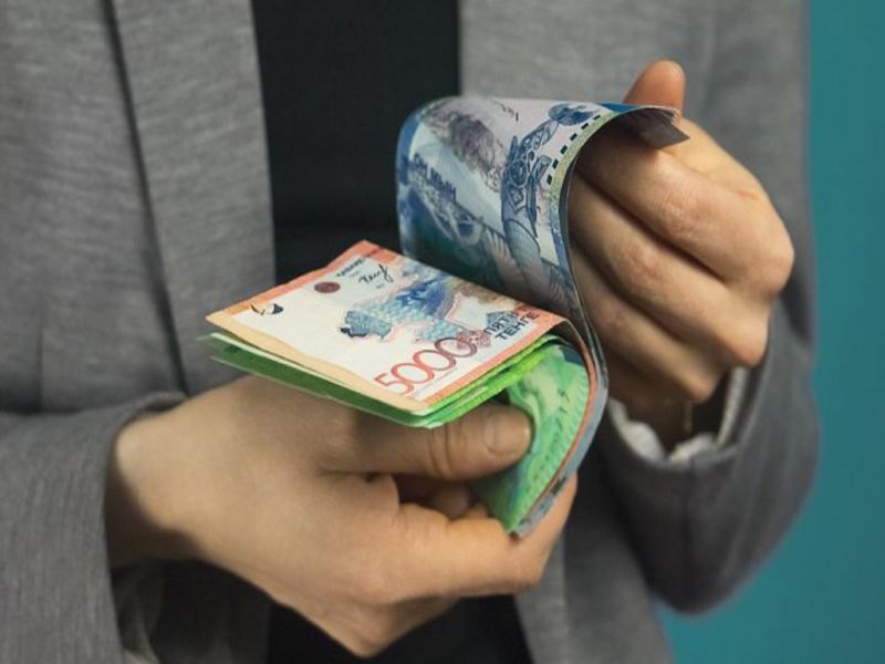 Какие зарплаты предлагают работодатели на электронной бирже труда в Казахстане