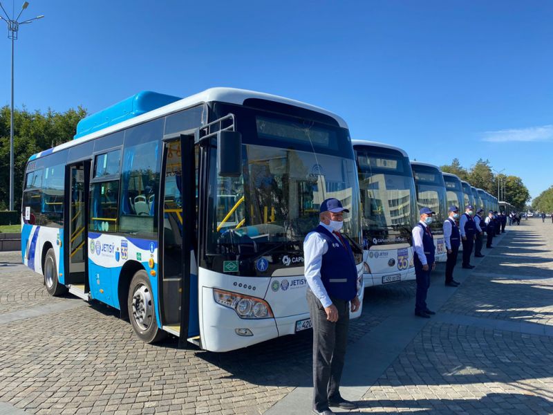 Новые экологические автобусы вышли на маршруты в Талдыкоргане