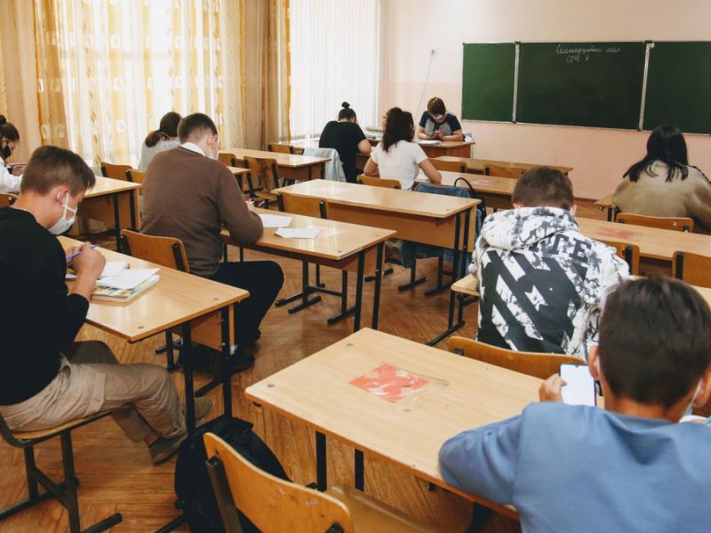 Накаленная обстановка: почему конфликтов между учителями, детьми и родителями становится все больше в Казахстане