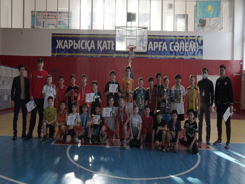 В Талдыкоргане прошел турнир по стритболу