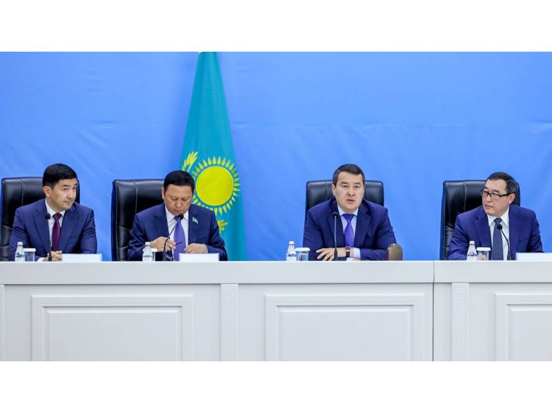 Алихан Смаилов представил нового акима Алматинской области