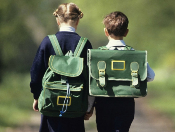 В Талдыкоргане детям приходится ходить в школу в пакетах
