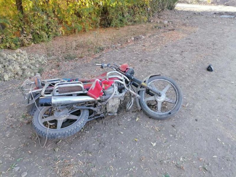 В Кербулакском районе 14-летний мальчик на мотоцикле разбился насмерть