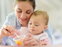 Как и чем кормить ребенка