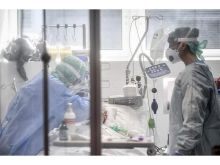 Лечение от коронавируса в Казахстане продолжают получать 1 129 человек