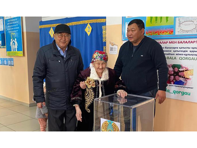В Кегенском районе проголосовала 101-летняя бабушка