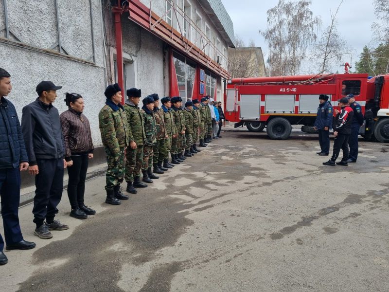 Сотрудниками ДЧС Алматинской области и военной части # 28237 проведен субботник.