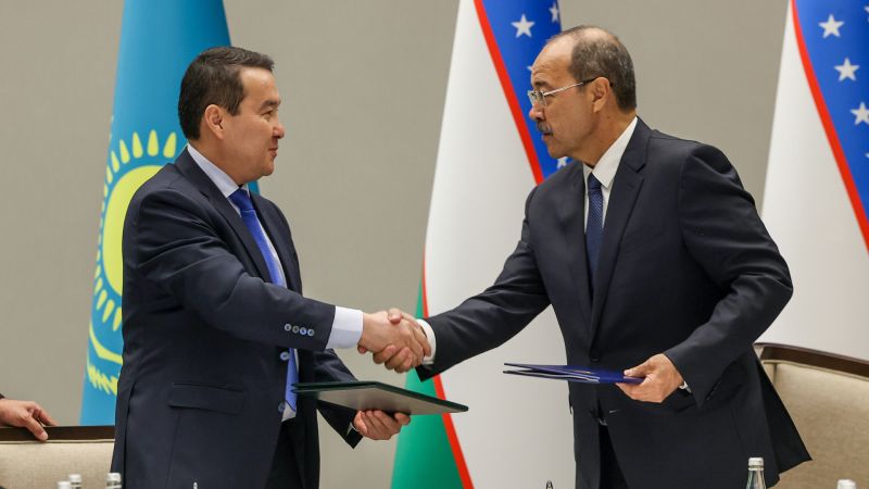 Казахстан и Узбекистан подписали Дорожную карту по ускорению создания МЦПК «Центральная Азия»