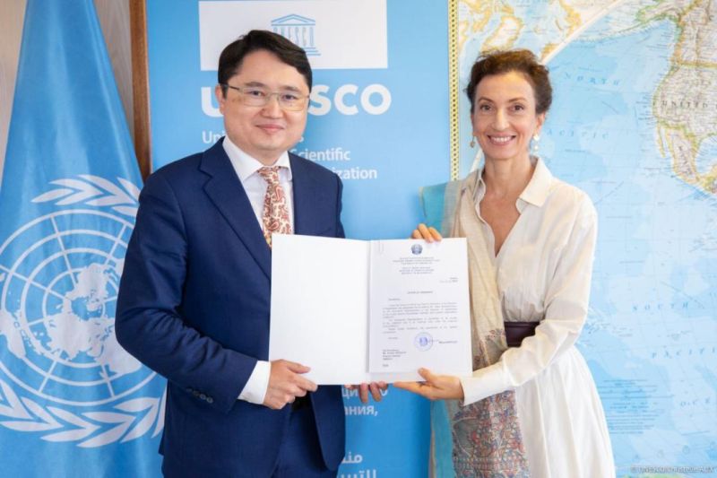 Постоянный представитель Казахстана вручил верительные грамоты Генеральному директору ЮНЕСКО