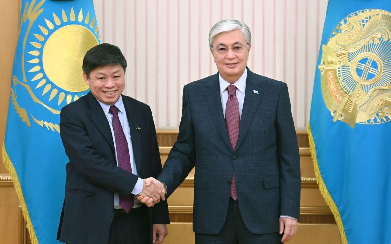 Президент Касым-Жомарт Токаев принял председателя правления SOVICO Group Нгуен Тхань Хунга