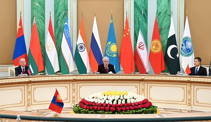 Президент Касым-Жомарт Токаев провел встречу с секретарями cоветов безопасности государств – членов ШОС