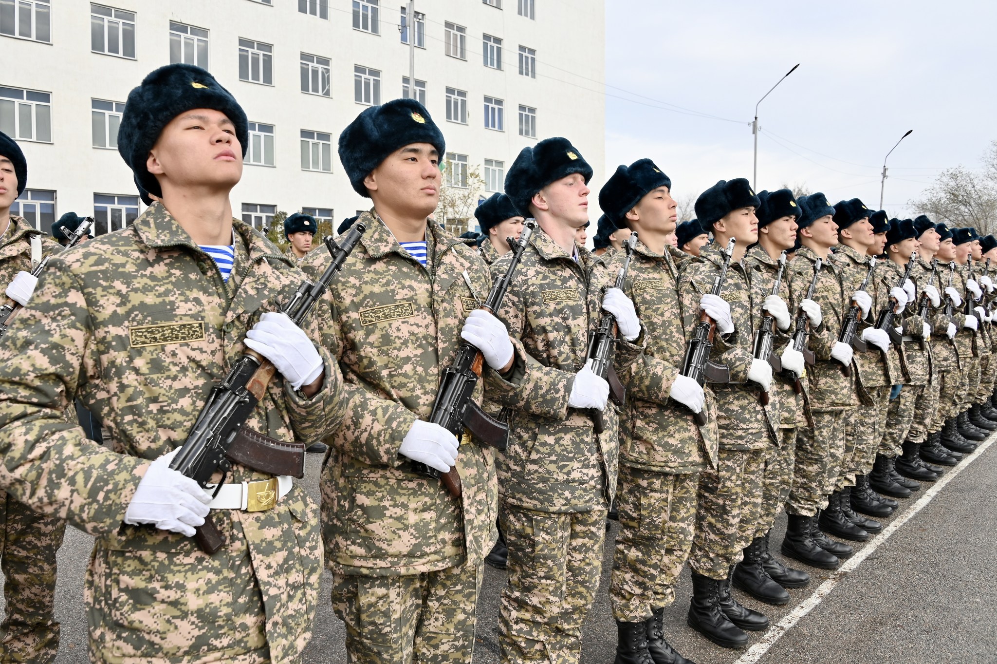 В десантно-штурмовой бригаде Конаевского гарнизона солдаты приняли присягу