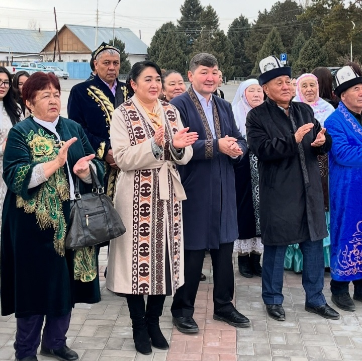 Теплом весны согретый праздник