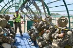 Молодое пополнение солдат срочной службы войсковой части 32363 проходят наземную отработку элементов прыжка с парашютом