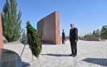 Официальный визит Президента Касым-Жомарта Токаева в Кыргызскую Республику начался с посещения Национального историко-мемориального комплекса «Ата-Бейит»
