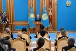 Глава государства поздравил работников нефтегазовой отрасли