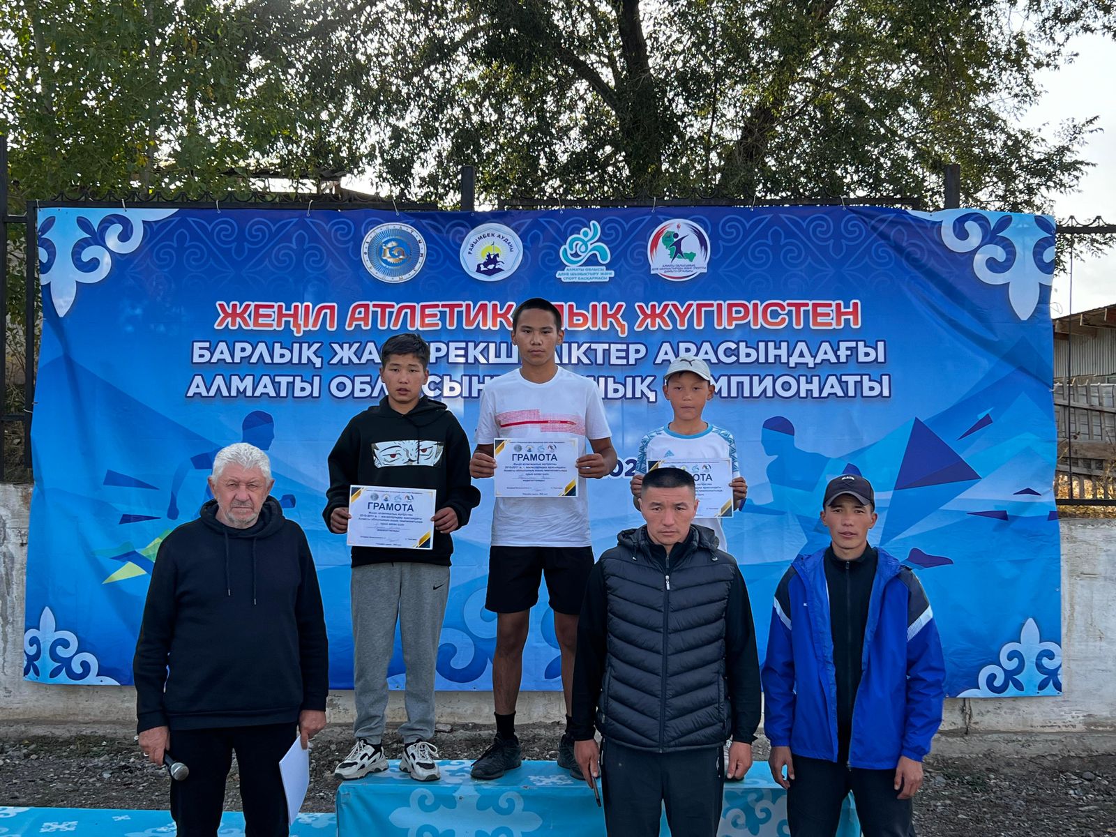 В Алматинской области прошёл чемпионат по кроссу, собравший сильнейших легкоатлетов региона