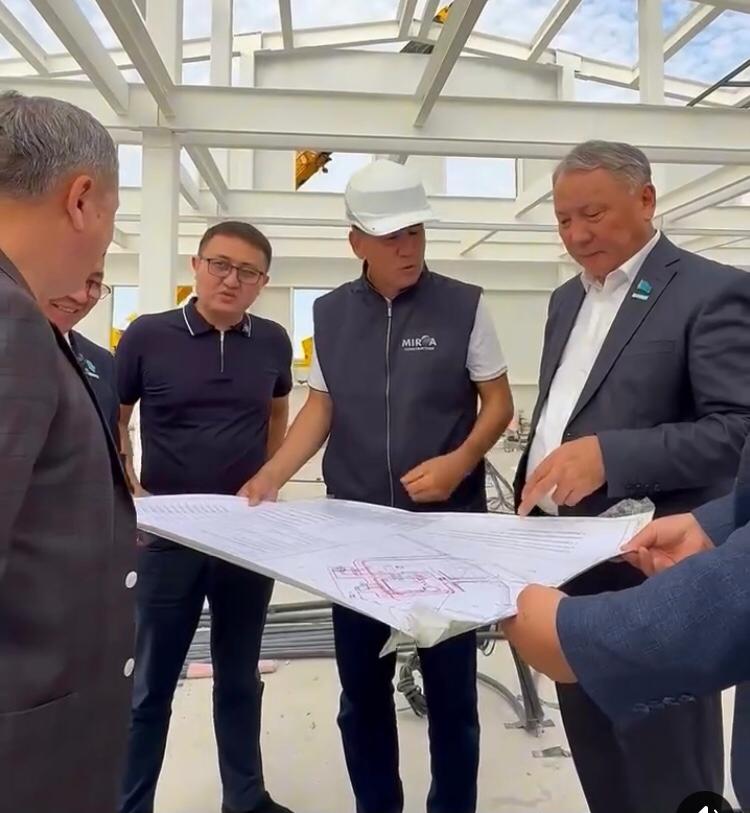Здесь снова кипит жизнь
