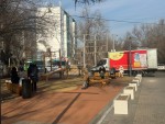 В городе Қонаев на месте стихийной торговли обустроили сквер