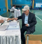 Первым избирателям - памятные подарки